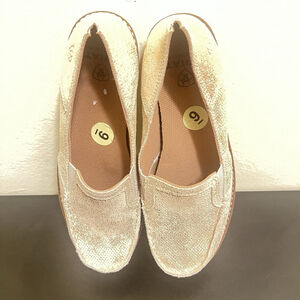 Ariat® Ladies Cruiser Slip‎ On Shoes Rose Gold Metallic Size 9B 10040381 360°